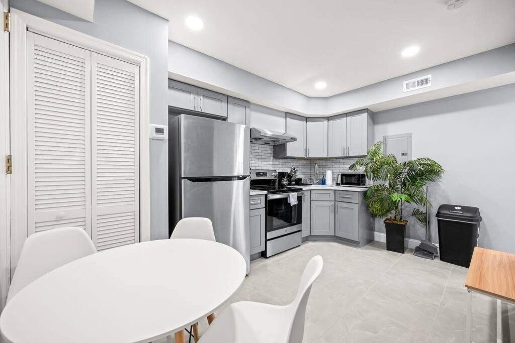 New! Cozy Apt In Center City! 필라델피아 외부 사진