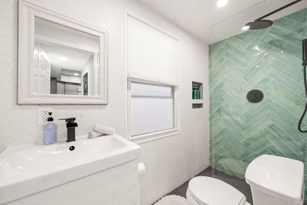 New! Cozy Apt In Center City! 필라델피아 외부 사진